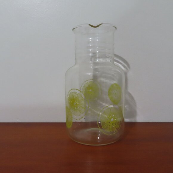 Vintage Pyrex Lemonade/Water Pitcher with Citrus Lemon Print - Picture 9 of 15